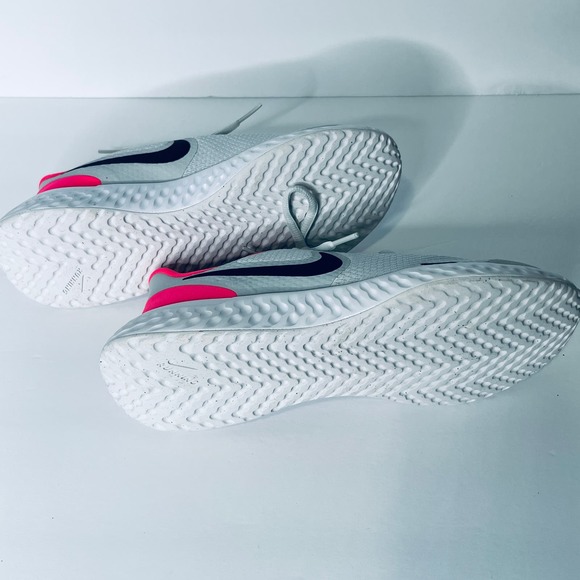 Nike Revolution 5 Gray Pink Athletic Shoe New 5Y 6.5 - Picture 4 of 4